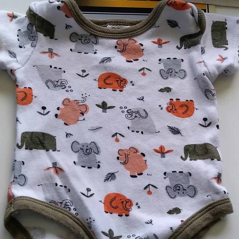 Short sleeved onesie